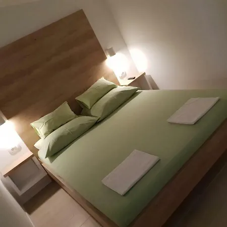 Nata Lägenhet Trogir